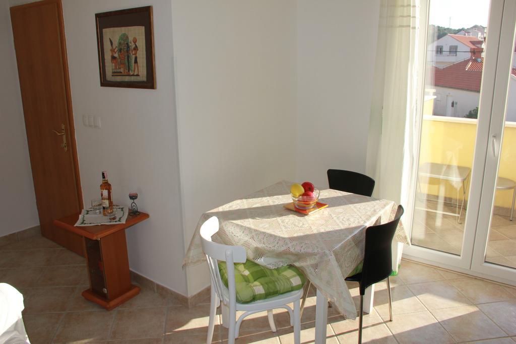 Floki Apartment *
